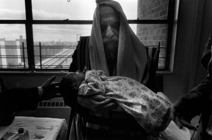 Running on the moon with the circle of death