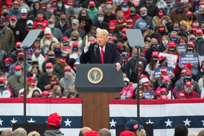 Supporters encourages ngan mandel afp