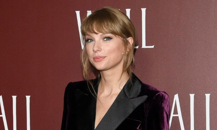 Taylor swift fans sue ticketmaster lawsuit rico