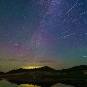 Watch meteor showers 2025 shooting stars ursids geminids leonids orionids perseids southern delta aquariids lyrids quadrantids