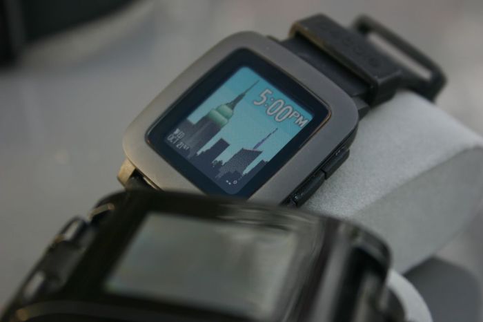 Pebble founder wants to relaunch the e paper smartwatch
