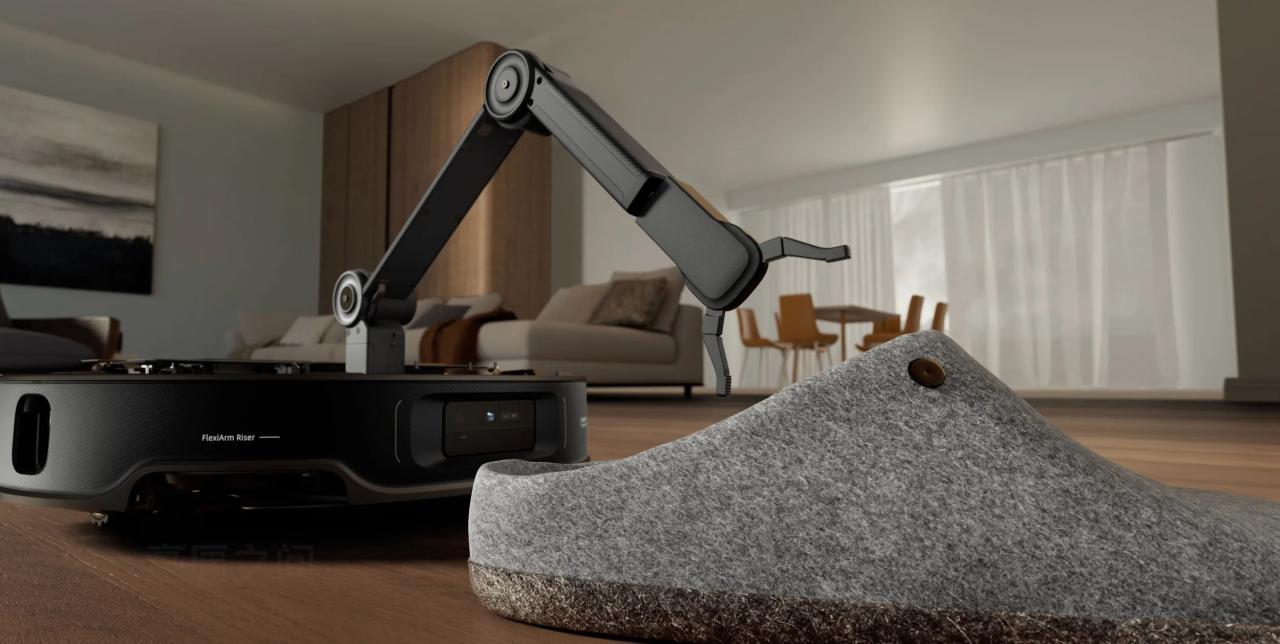 Robot vacuum roborock arm omnigrip ces