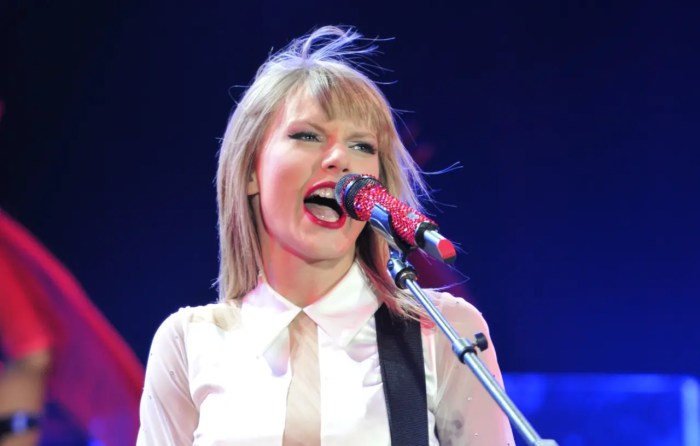 Taylor swift is back on tiktok